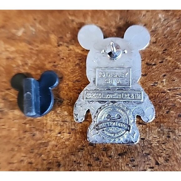 HAN SOLO 2010 Disney Star Wars Vinylmation Mystery Pin - Picture 3 of 3